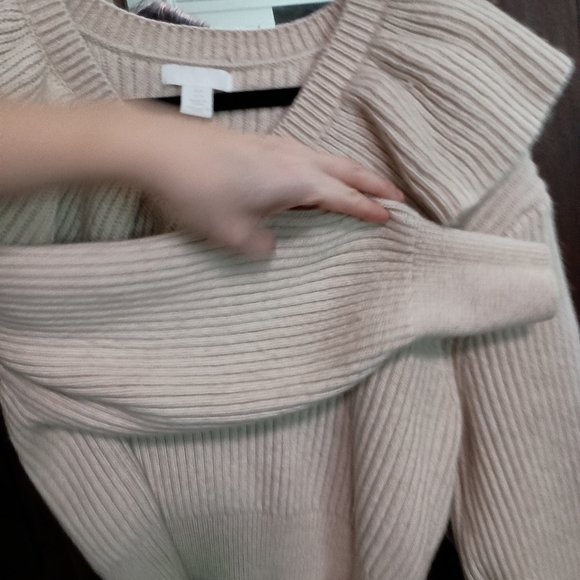 H&M Cream Ribbed Knit Sweater_ Medium - Picture 3 of 6